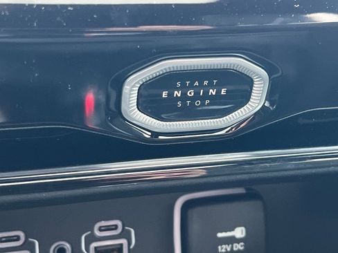 New 2026 Jeep Grand Cherokee Altitude image 21