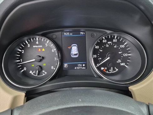 Used 2019 Nissan Rogue SL w/ Premium Package FWD image 11