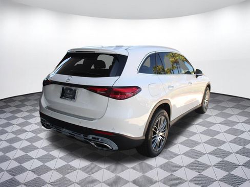 Used 2026 Mercedes-Benz GLC 300 image 9