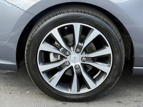 Used 2018 Hyundai Elantra GT FWD image 10