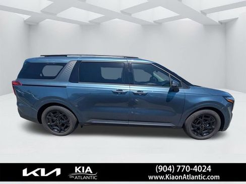 Used 2025 Kia Carnival SX Prestige FWD image 2