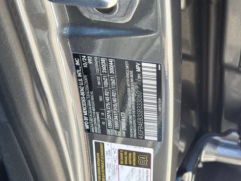 Used 2025 Mercedes-Benz GLE 350 4MATIC w/ AMG Line Exterior image 29