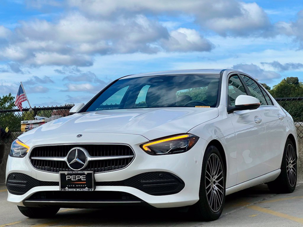 Used 2023 Mercedes-Benz C 300 4MATIC Sedan image 4