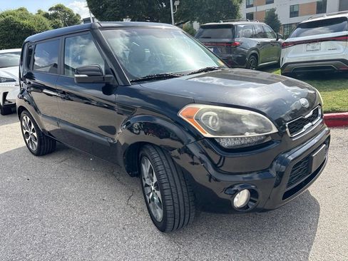 Used 2013 Kia Soul ! FWD image 7
