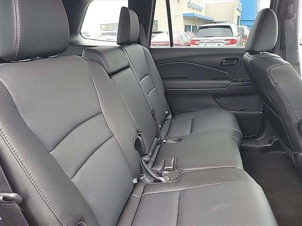 Used 2023 Honda Passport EX-L image 25