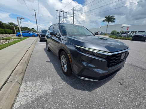 Used 2024 Honda CR-V EX image 3