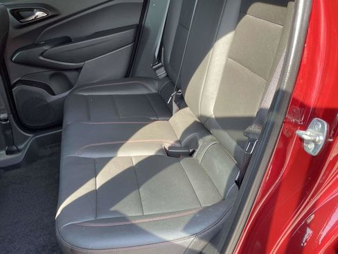 Certified 2025 Chevrolet Trax RS FWD image 16