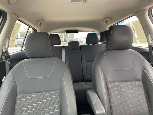 Used 2022 Nissan Kicks S image 18