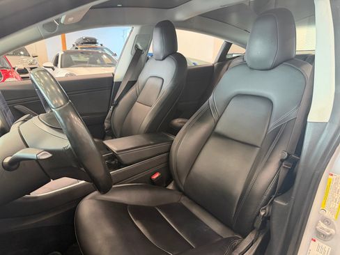 Used 2018 Tesla Model 3 Long Range RWD image 15