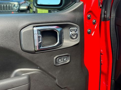 New 2025 Jeep Gladiator Sport image 17