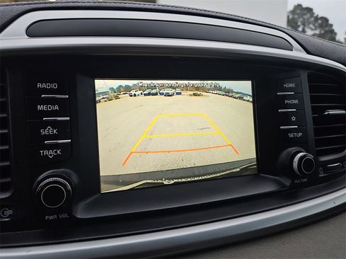 Used 2020 Kia Sorento LX image 22