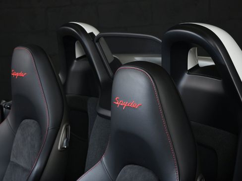 Used 2016 Porsche Boxster Spyder RWD image 7