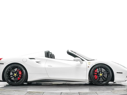Used 2018 Ferrari 488 Spider RWD image 47