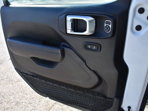 Used 2022 Jeep Wrangler Unlimited Rubicon image 37