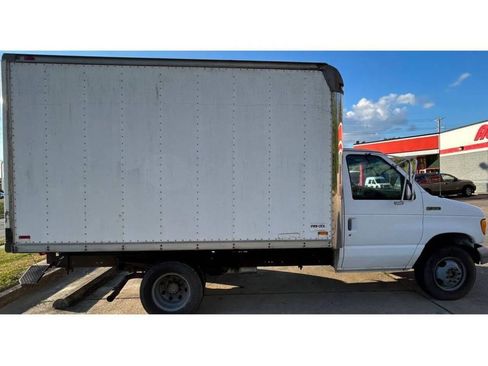 Used 1996 Ford E-350 and Econoline 350 image 5