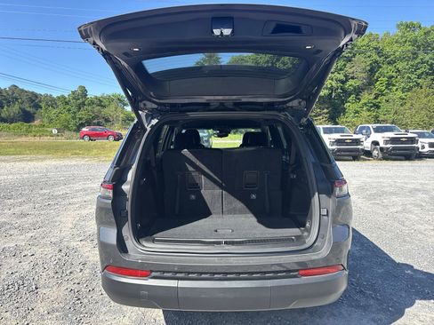 Used 2024 Jeep Grand Cherokee L Limited w/ Black Appearance Package AWD/4WD image 26