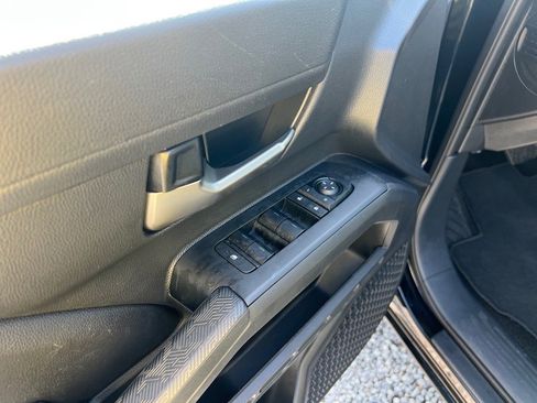 Used 2024 Toyota Tacoma TRD Off-Road image 10