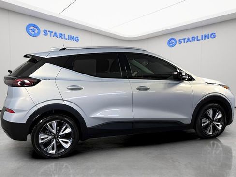 Used 2023 Chevrolet Bolt EUV LT w/ Convenience Package FWD image 10