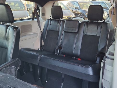 Used 2019 Dodge Grand Caravan SXT image 26