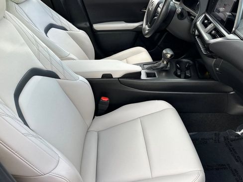 Certified 2024 Lexus UX 250h FWD image 33