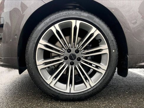 New 2026 Land Rover Range Rover Sport Dynamic SE image 11