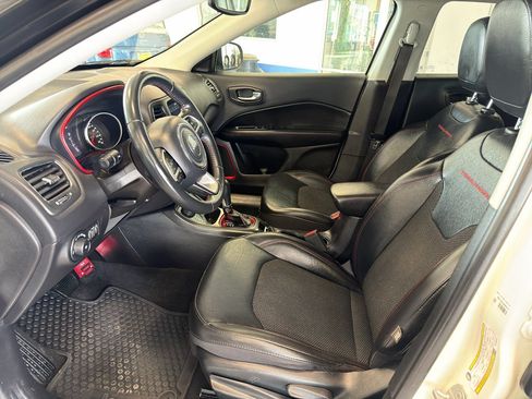 Used 2019 Jeep Compass Trailhawk AWD/4WD image 10