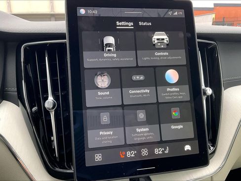 New 2026 Volvo XC60 B5 Ultra w/ Climate Package image 22