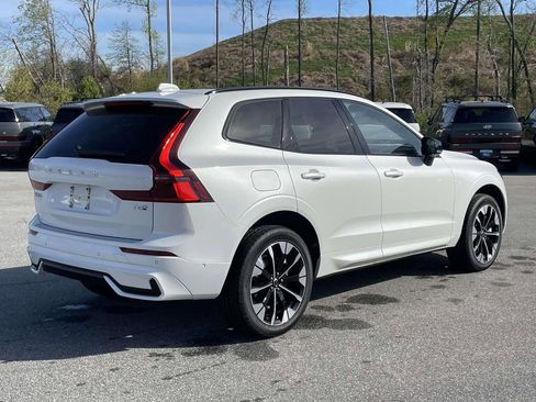 New 2026 Volvo XC60 T8 Plus w/ Protection Package Premier AWD/4WD image 28