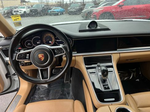 Used 2018 Porsche Panamera 4S image 42
