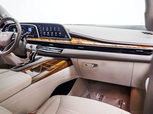Used 2024 Cadillac Escalade Premium Luxury Platinum RWD image 24