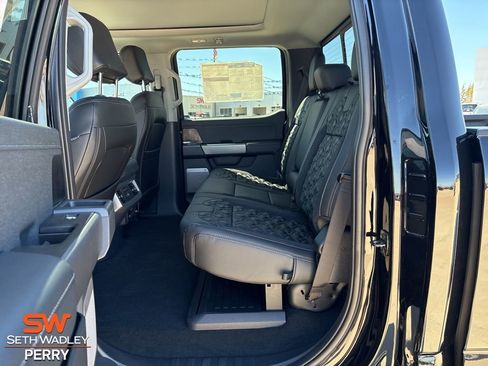 New 2026 Ford F250 Lariat w/ Black Appearance Package image 21
