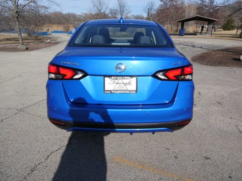 Used 2021 Nissan Versa SV image 6