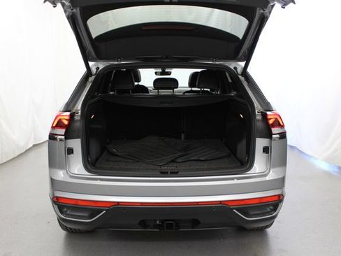 Used 2023 Volkswagen Atlas Cross Sport SE w/ Panoramic Sunroof Package AWD/4WD image 9