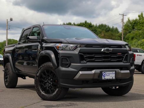 Used 2024 Chevrolet Colorado Trail Boss w/ Advanced Trailering Package AWD/4WD image 38