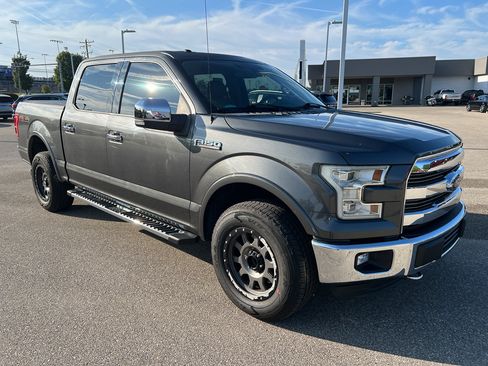 Used 2015 Ford F150 Lariat w/ Equipment Group 502A Luxury AWD/4WD image 9
