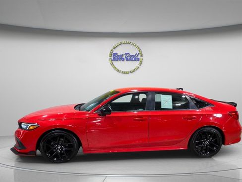 Used 2023 Honda Civic Sport image 2