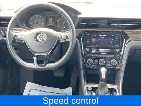 Used 2022 Volkswagen Passat 2.0T image 7