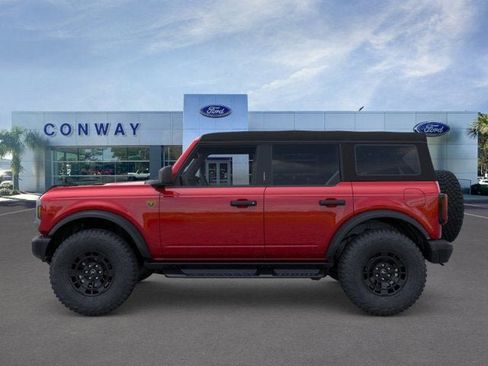 New 2026 Ford Bronco Badlands w/ Sasquatch Package AWD/4WD image 3