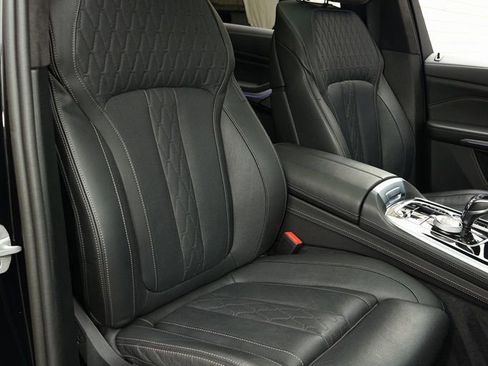 Used 2025 BMW ALPINA XB7 AWD/4WD image 10