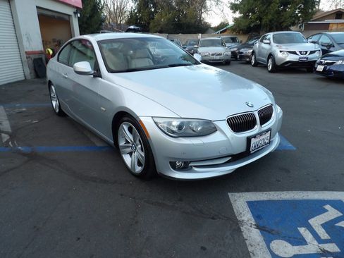 Used 2011 BMW 328i Coupe image 2