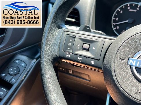 Used 2024 Nissan Rogue S FWD image 27