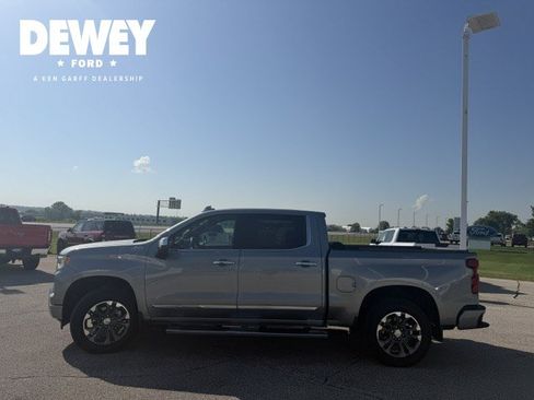 Used 2026 Chevrolet Silverado 1500 High Country w/ Technology Package AWD/4WD image 5