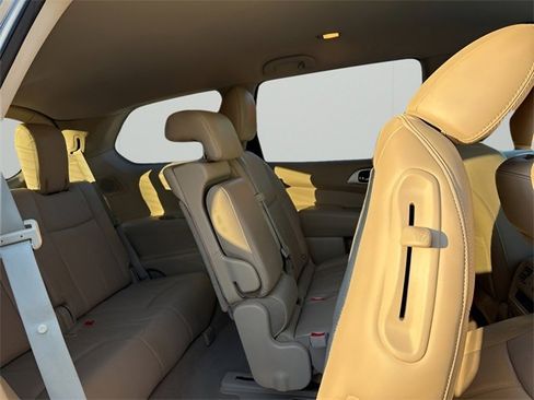 Used 2014 Nissan Pathfinder SL w/ SL Tech Package image 15