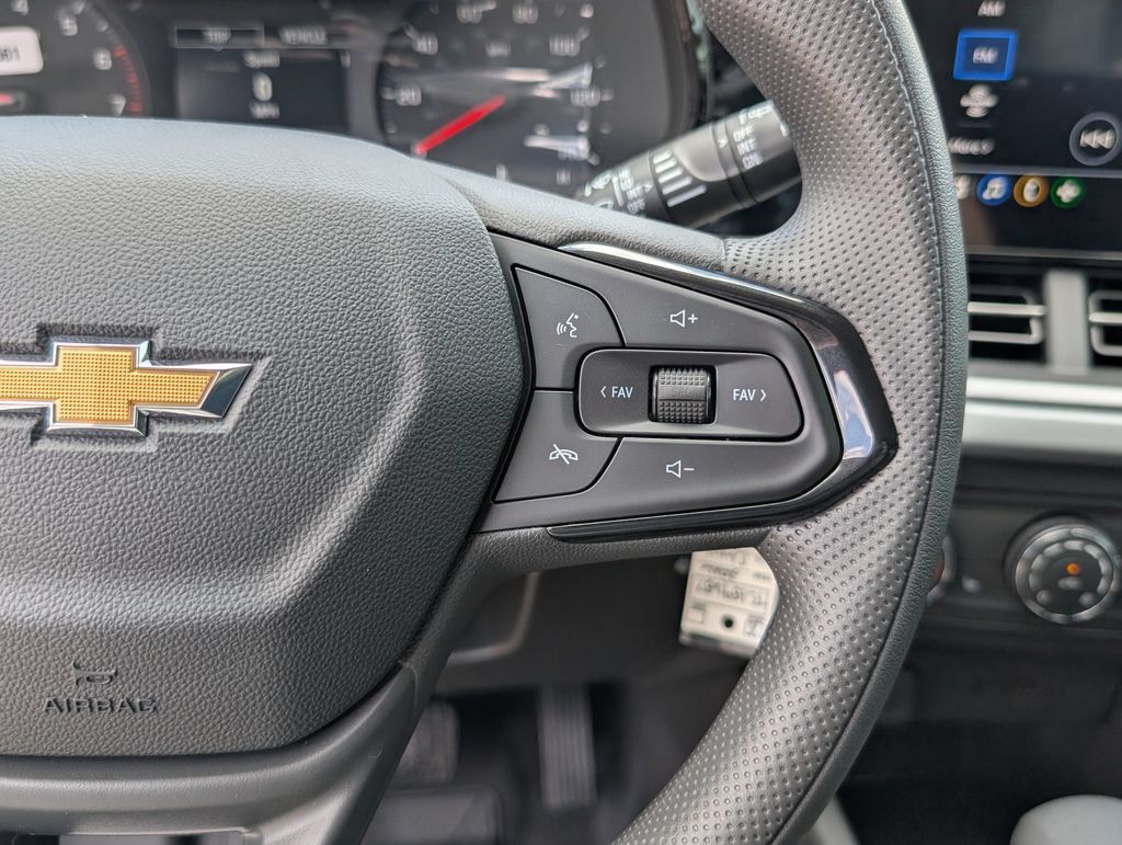 New 2026 Chevrolet Trax LS w/ LS Convenience Package FWD image 17