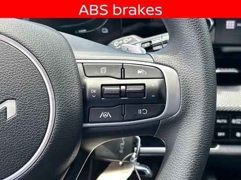 Used 2025 Kia Sportage LX FWD image 24