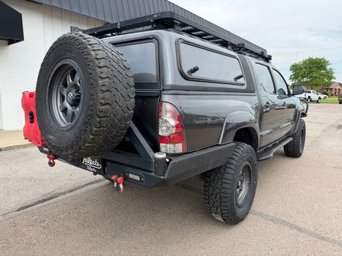 Used 2014 Toyota Tacoma 4x4 Double Cab w/ TRD Off-Road Package image 6