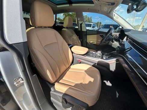 Used 2023 Audi Q8 Premium Plus w/ Premium Plus Package AWD/4WD image 32