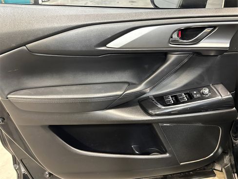 Used 2018 MAZDA CX-9 Touring w/ Touring Premium Package image 7