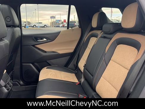 Used 2025 Chevrolet Equinox ACTIV w/ Safety and Technology Package image 14