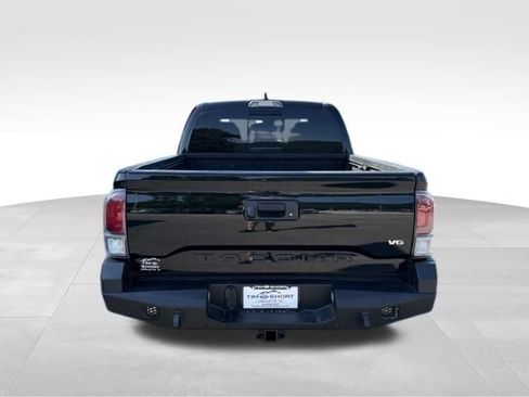 Used 2021 Toyota Tacoma TRD Off-Road AWD/4WD image 10